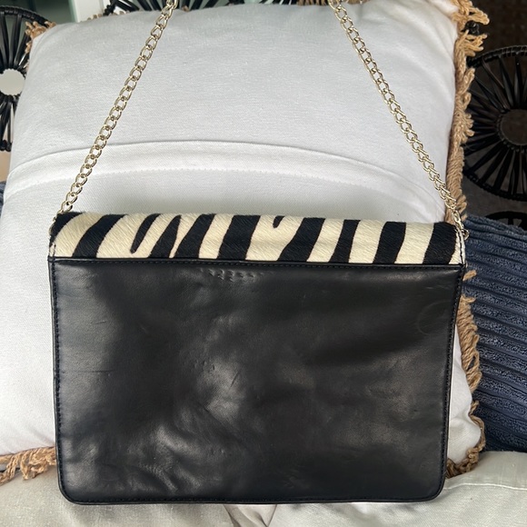 DKNY LEATHER BAG - Picture 2 of 4